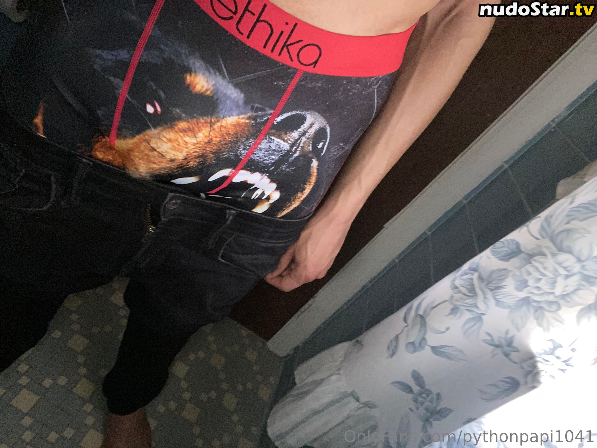 pythonpaige / pythonpapi1041 Foto Nua Vazada do OnlyFans #1